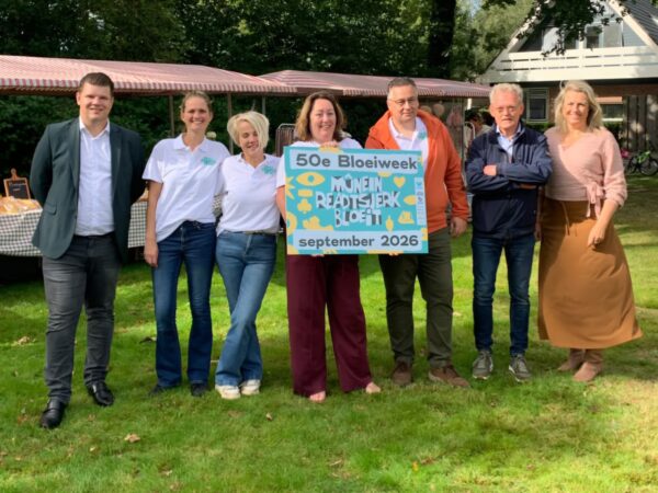 50e Friese Bloeiweek gevierd in Mûnein en Readtsjerk